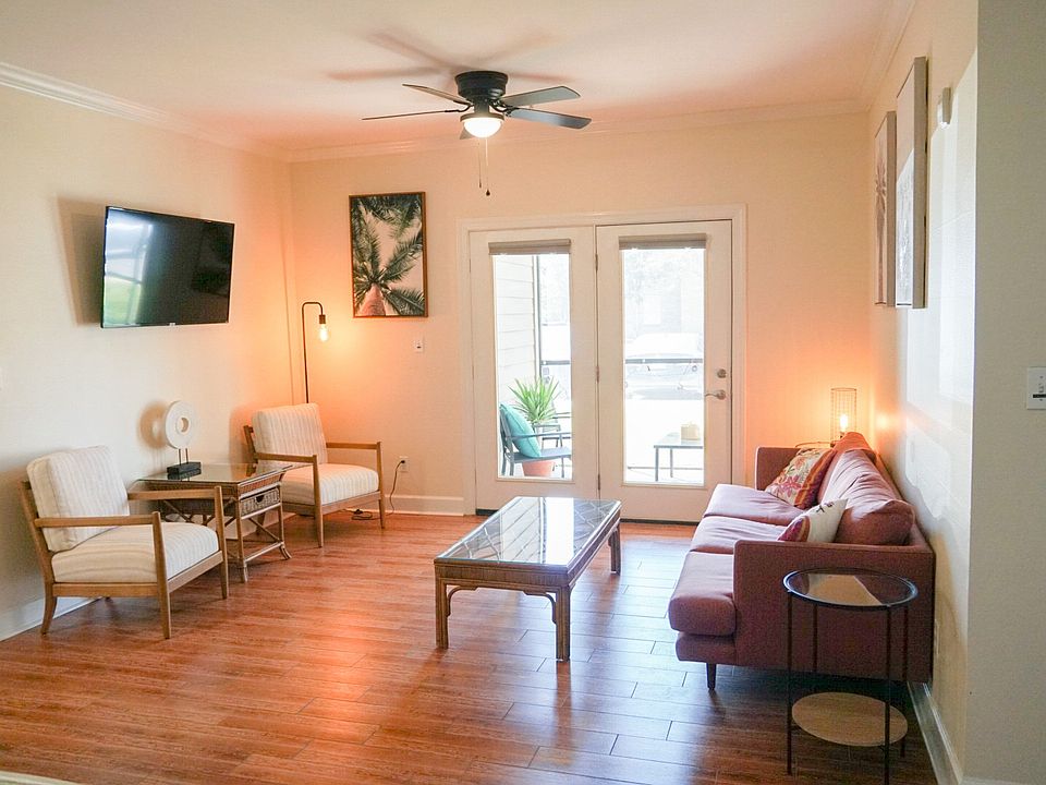 1st image of 450 Park Ave APT 302