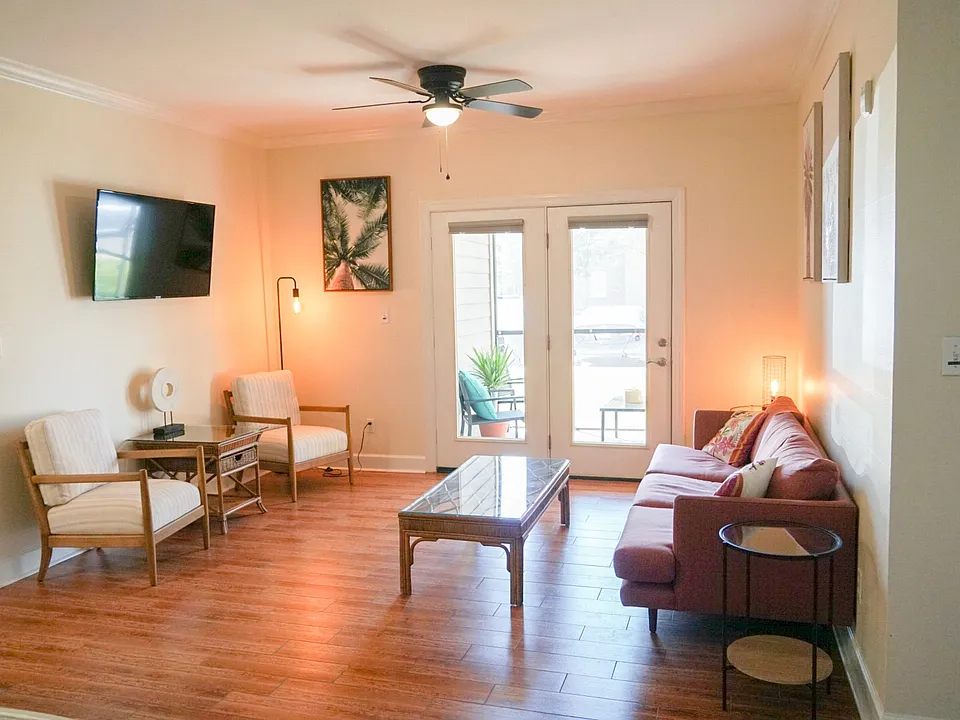 450 Park Ave #302