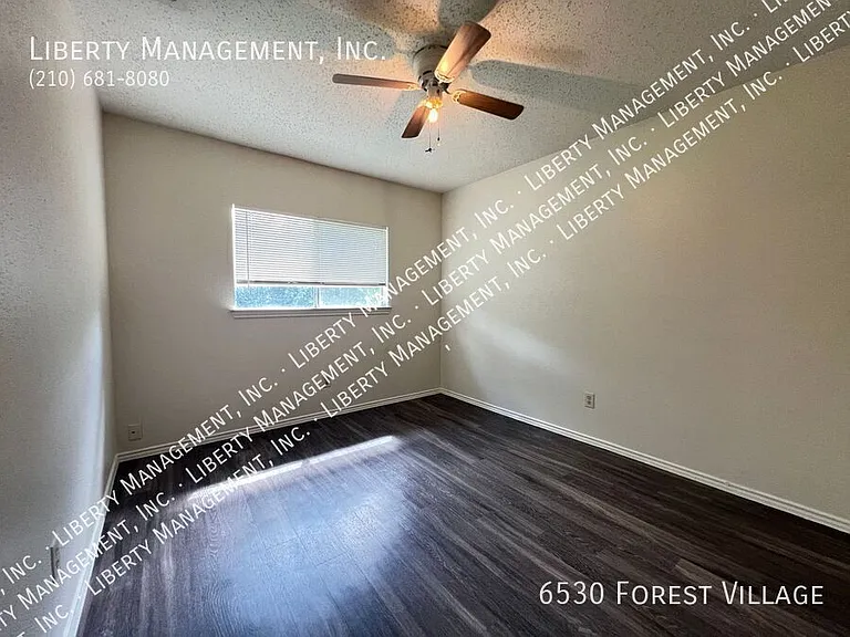 6530 Forest Vlg — Photo 20