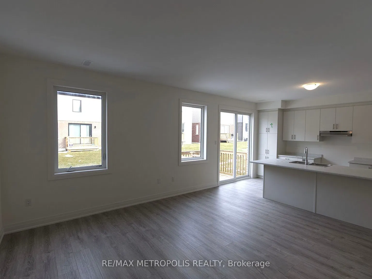 4 bed, $2,950 — Photo 4