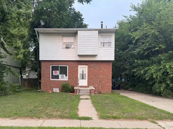 3022 24th St, Port Huron, MI 48060