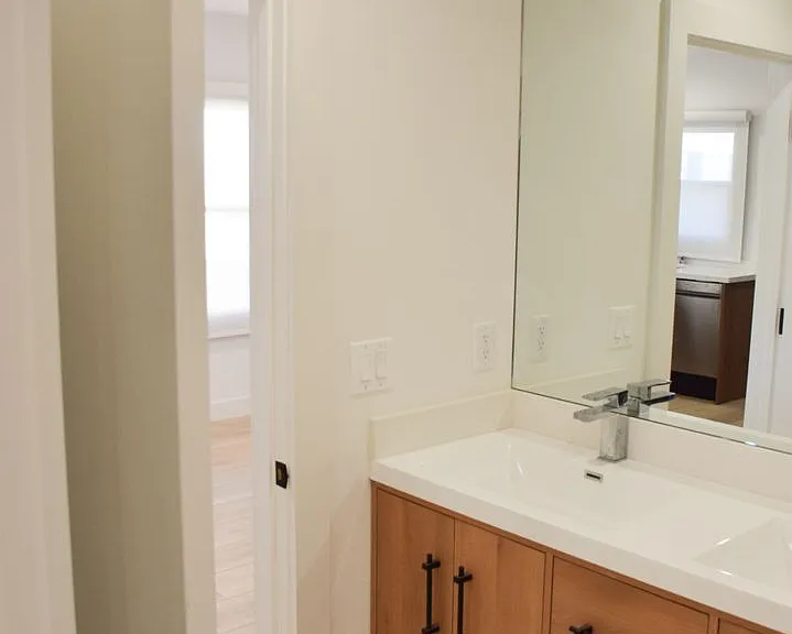317 Ocean Park Blvd — Photo 4