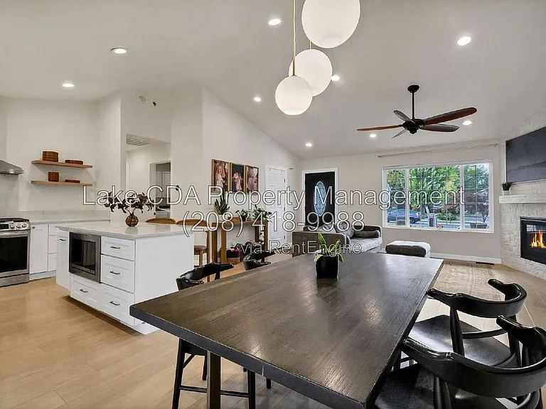 2082 E Greenleaf Ln — Photo 18