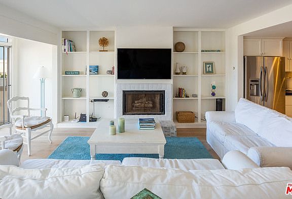 5th image of 23906 De Ville Way APT A