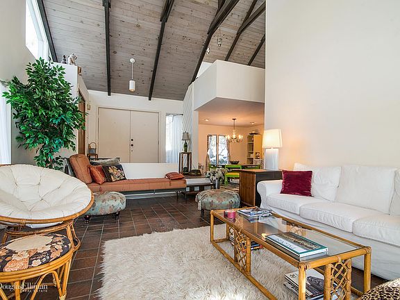 2nd image of 15 Lodge Ln