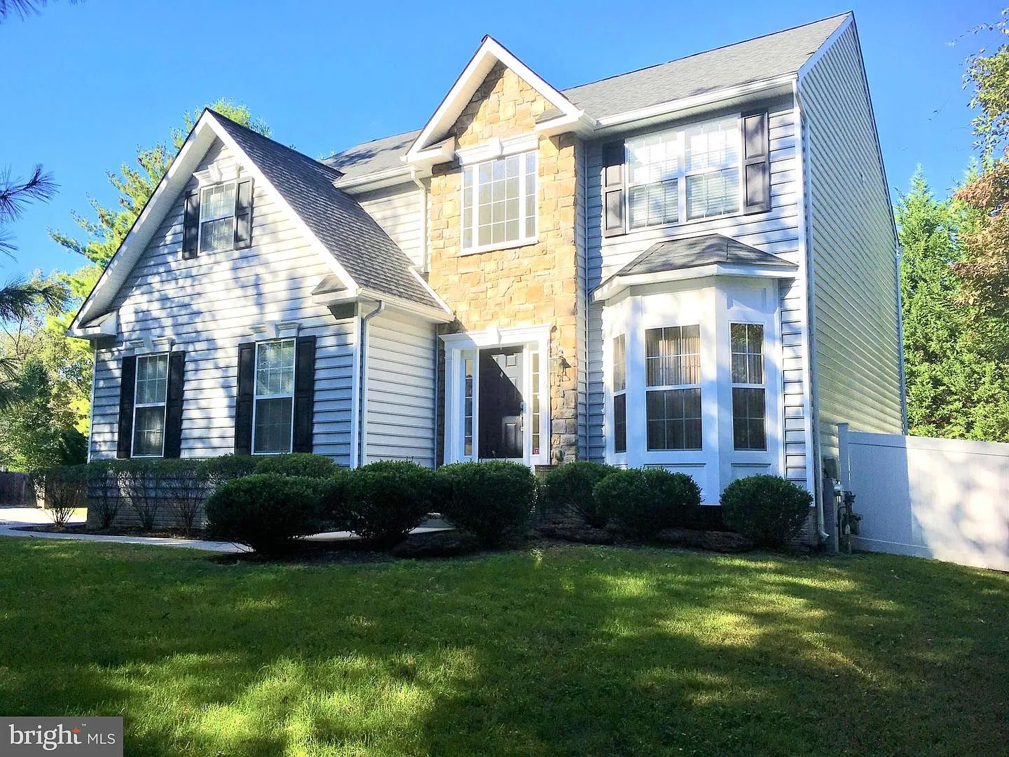 450 Benfield Rd photo 1