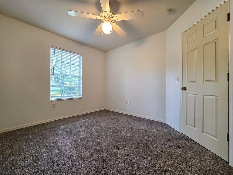 4437 NW 34th Ter — Photo 22