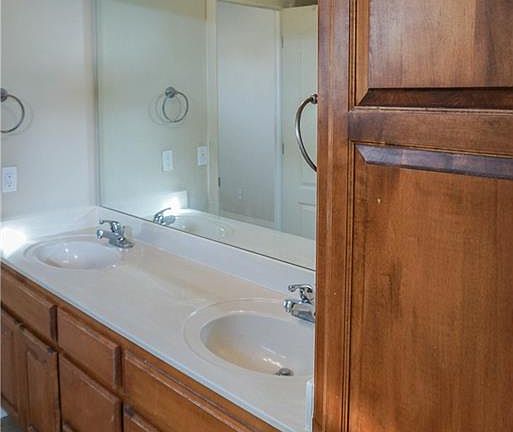 5th image of 1408 SW 132nd St