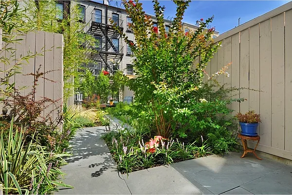 Sold by Stribling | media 5