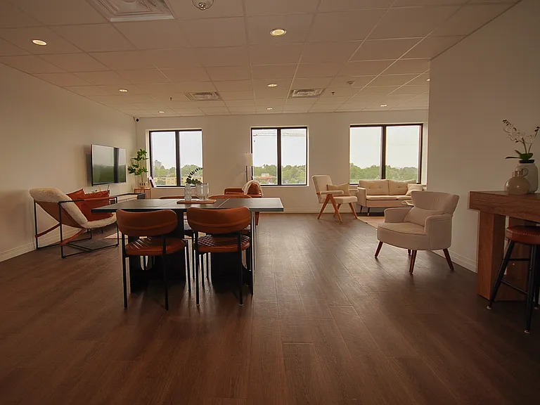 387 King St E #407 — Photo 15