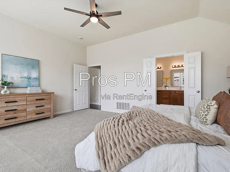2432 Chesterwood Dr — Photo 25