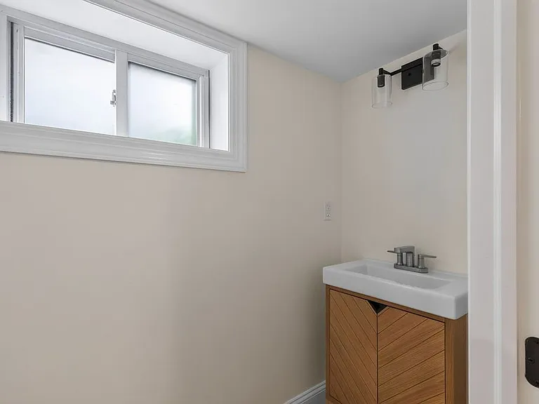 18 Walnut St #B — Photo 17