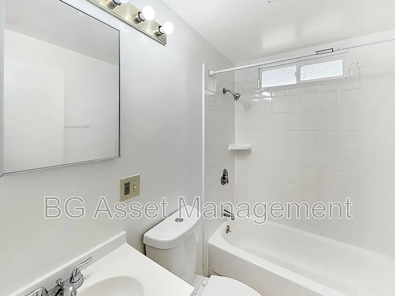 1526 Visalia Ave — Photo 19