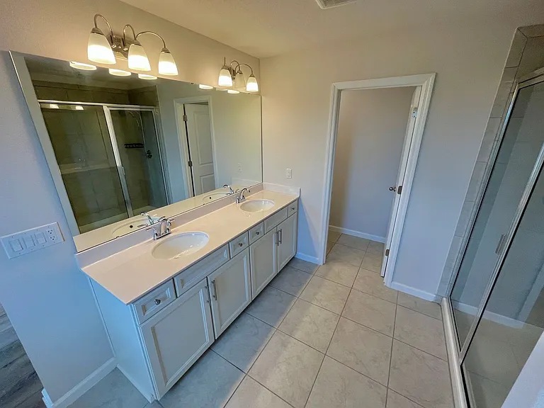 406 Sofia Ln — Photo 11