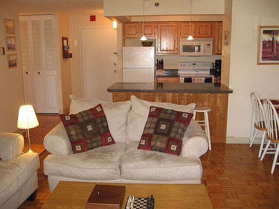 5th image of 1025 Hancock St Unit 3K