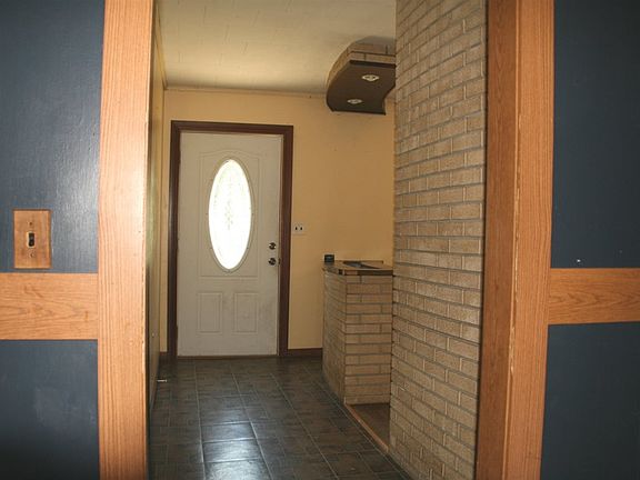 5th image of 111 Ashland Dr