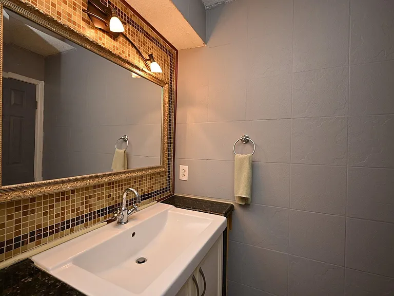 13102 Richmond Ave — Photo 17