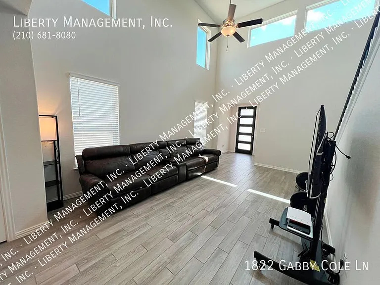 1822 Gabby Cole Ln — Photo 7