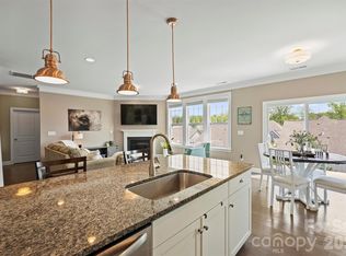 130 Carolina Ash Ln, Mooresville, NC 28117