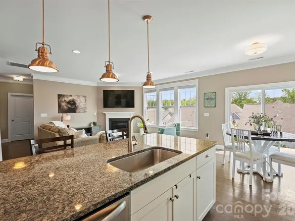 130 Carolina Ash Ln, Mooresville, NC 28117