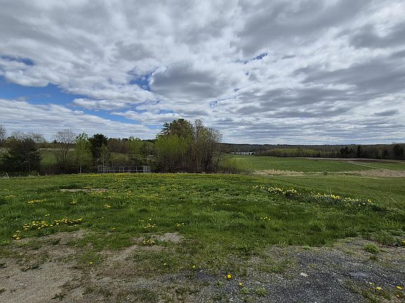5th image of 210 Pond Road