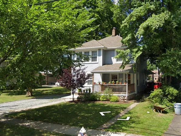 6 Elm St #1, Westwood, NJ 07675