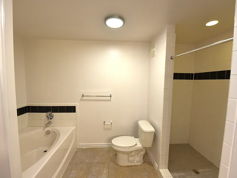 Legend V Apartments — Photo 11