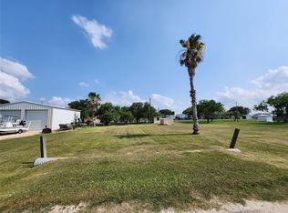 633-634 Swallow Dr, Palacios, TX 77465