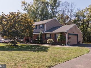 430 Springfield Dr, Southampton, PA 18966