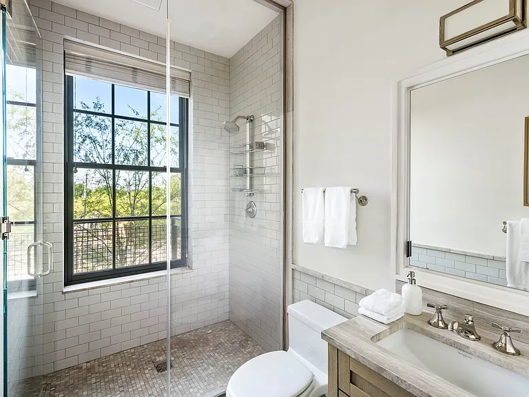15 Church St #Penthouse 402 — Photo 25