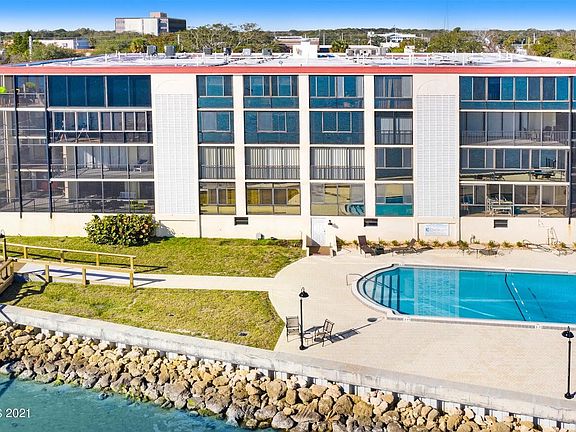 4th image of 525 Indian River Ave APT 302