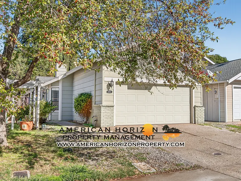 1316 Puebla Way — Photo 2