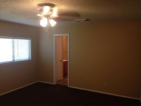 4th image of 803 Meadow Br