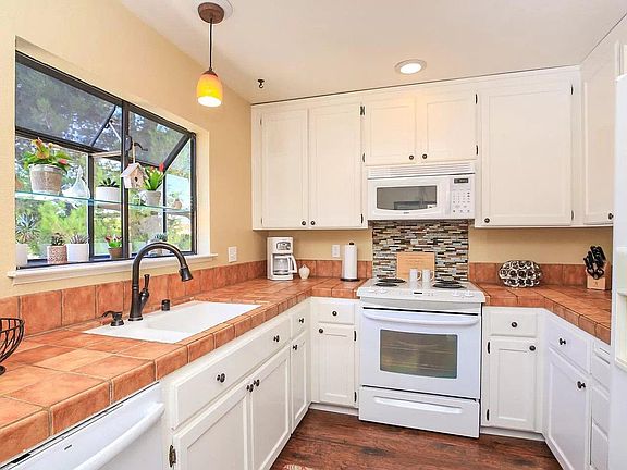 3rd image of 2251 Anna Dr
