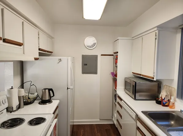 3700 Parkview Ln, Irvine, CA 92612