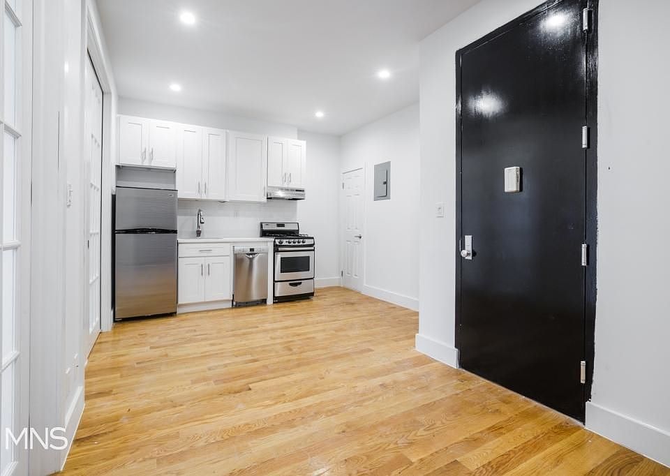 1st image of 322 Convent Ave #3B1