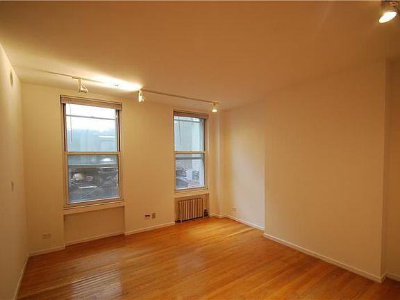 5th image of 184 8th Ave APT 2S