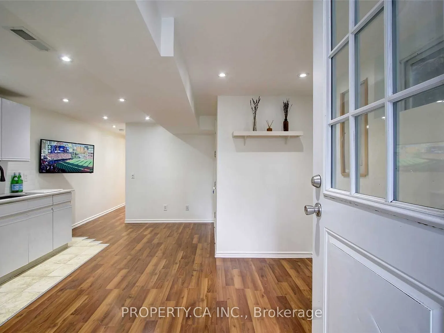 2 bed, $2,000 — Photo 2