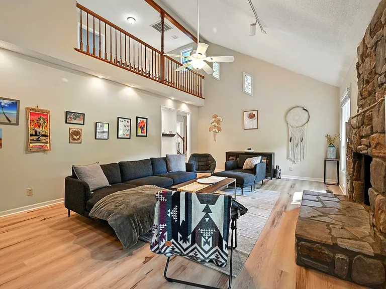 4002 Westfield Dr — Photo 15