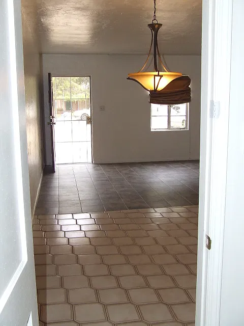 3 bed, 1090 sqft, $1,950 — Photo 3