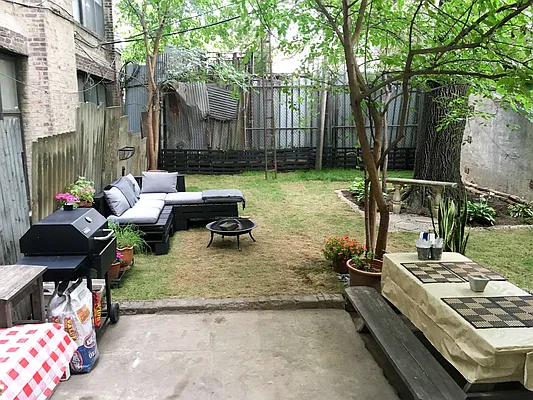 Rented by Joel Weisz, LREB | media 5