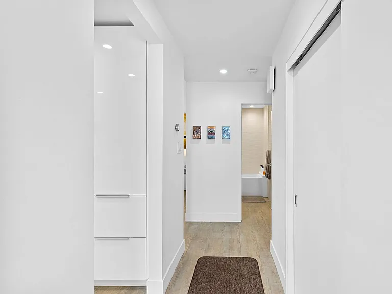1028 East Ave — Photo 3