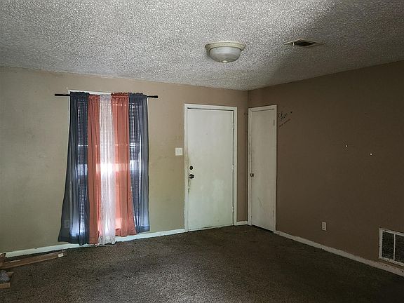 3rd image of 9701 Woodland Dr