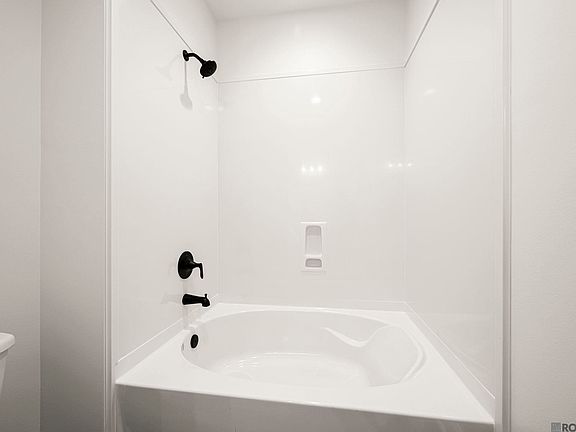 5th image of 8007 Arnold Rd #5E