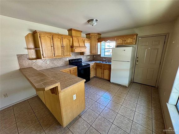 4th image of 2100 Aruba Dr APT 4
