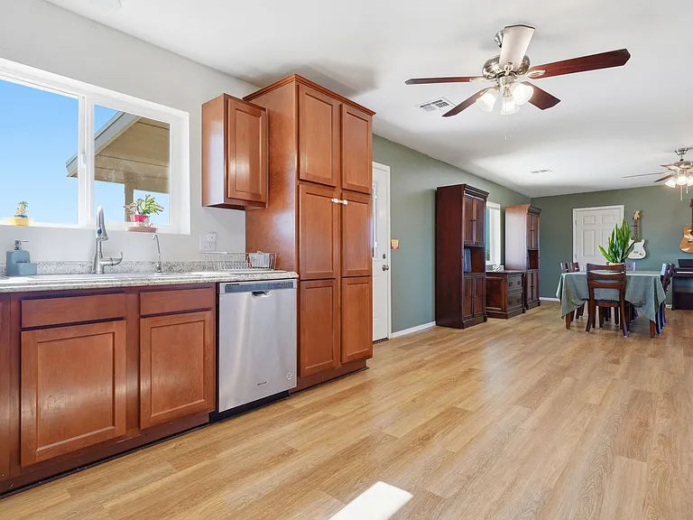 Kitchen/Dining