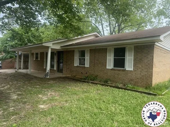 704 W Henderson St, Nashville, AR 71852