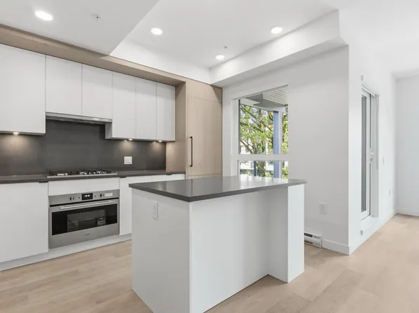 2268 Broadway E #203, Vancouver, BC V6K 0B2