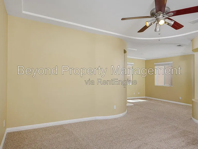 2947 Farragut Rd — Photo 24