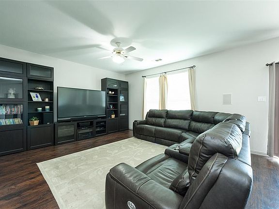 5th image of 2816 Weslayan Dr
